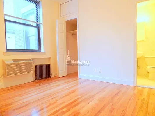 130 East 24th Street - Photo 3