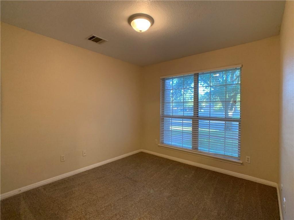 2113 Rodeo Dr - Photo 10
