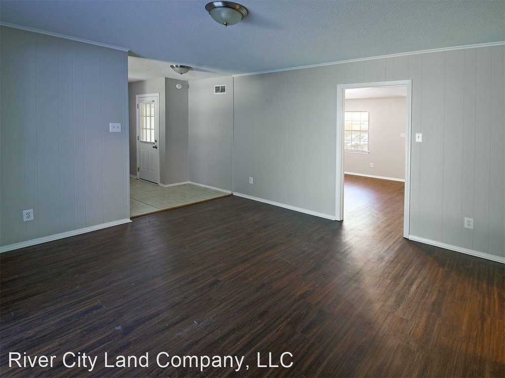 1321 Jane Eyre Street - Photo 2