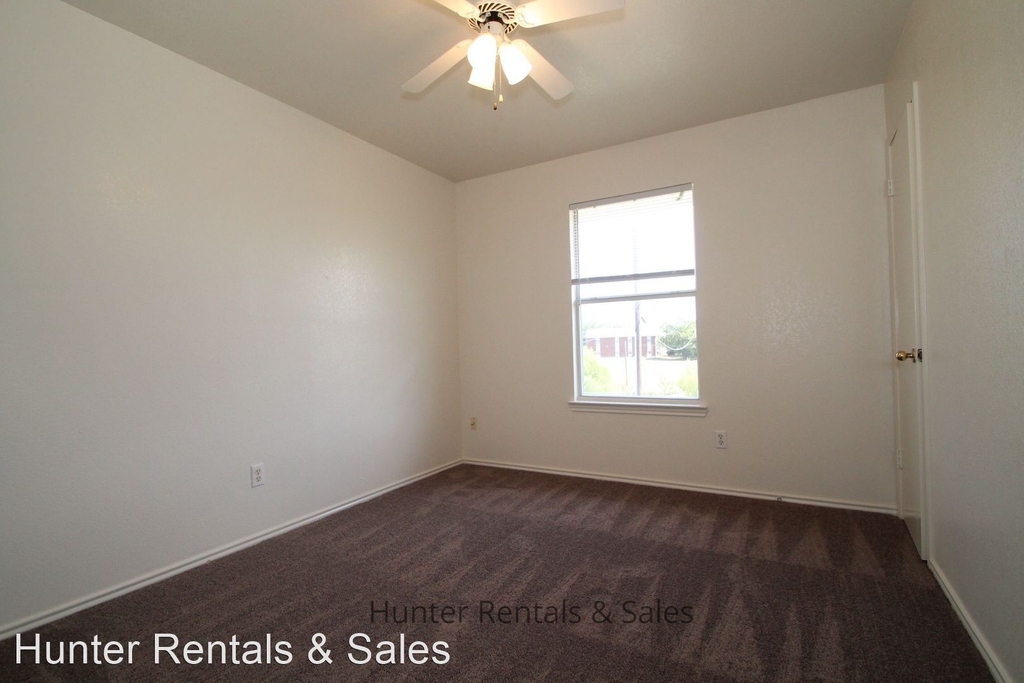 1510 Benttree Dr - Photo 12