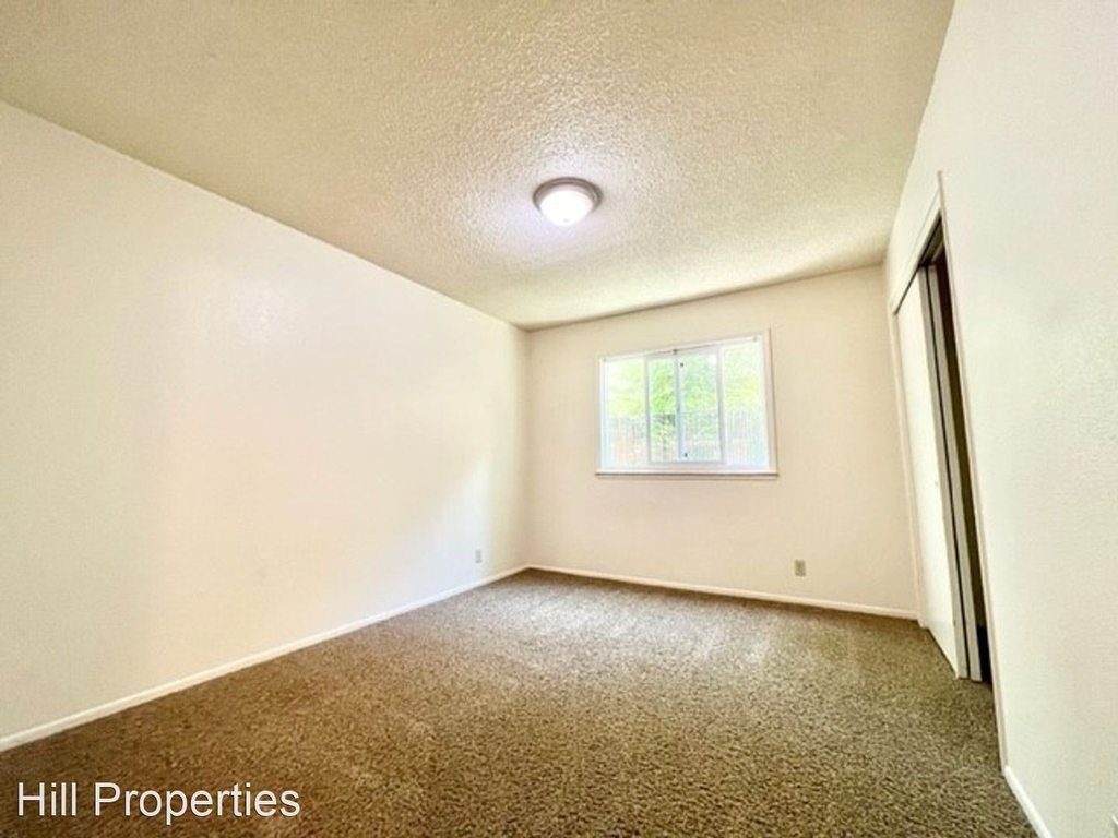 1017 Ivy Street - Photo 2