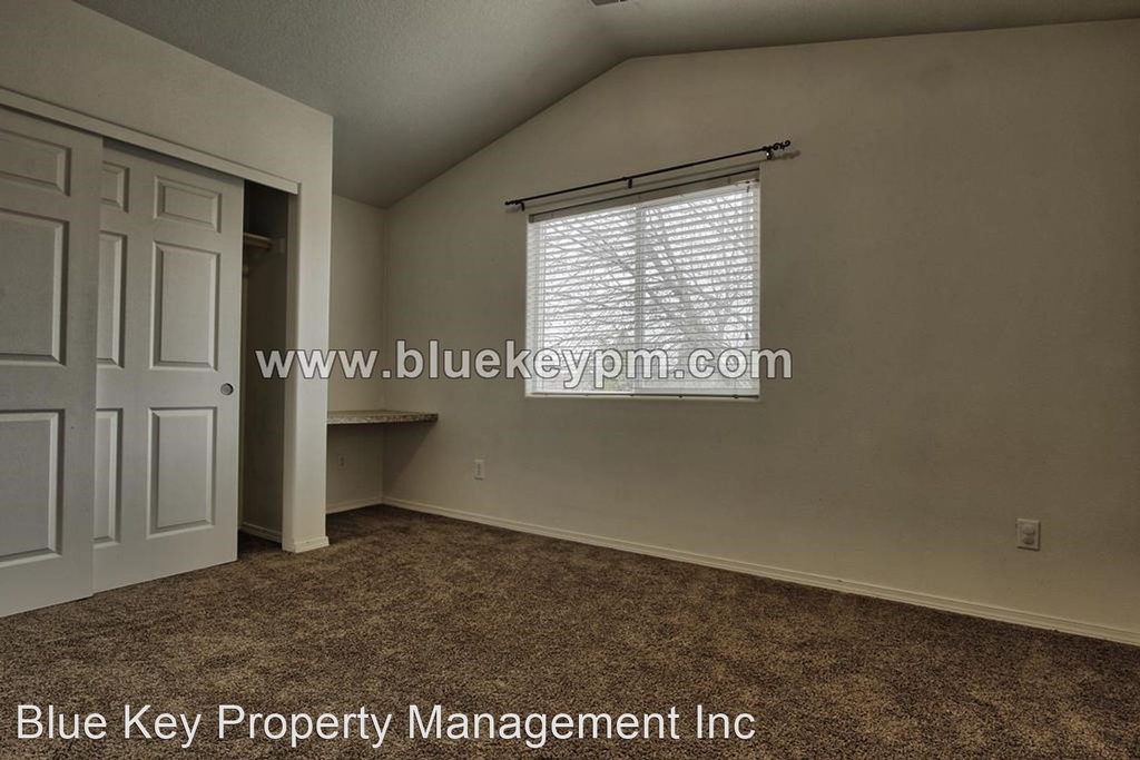 5810 Ne 23rd Avenue - Photo 4