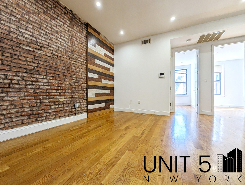 35 Furman Avenue - Photo 3