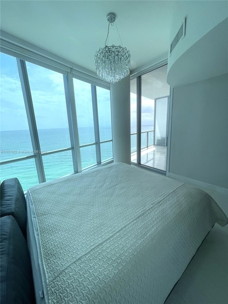 17121 Collins Ave - Photo 11