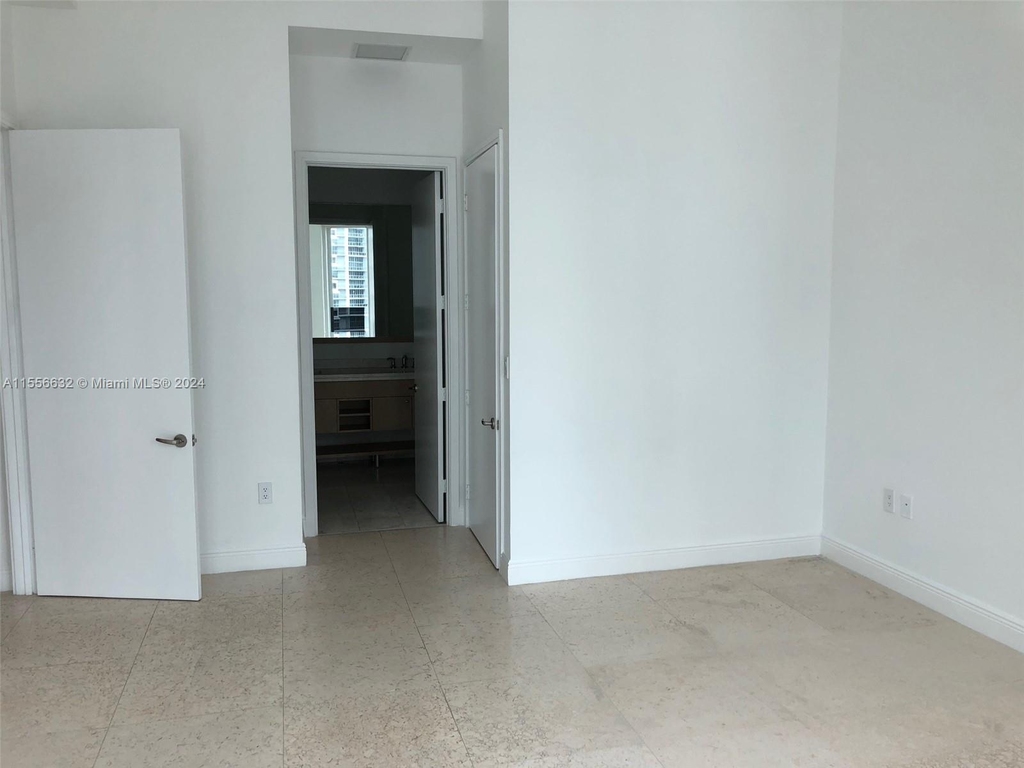 900 Brickell Key Blvd - Photo 18