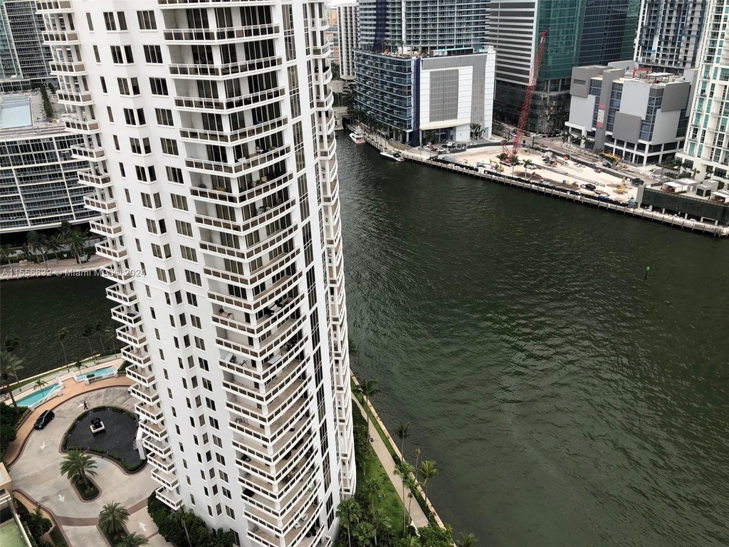 900 Brickell Key Blvd - Photo 2