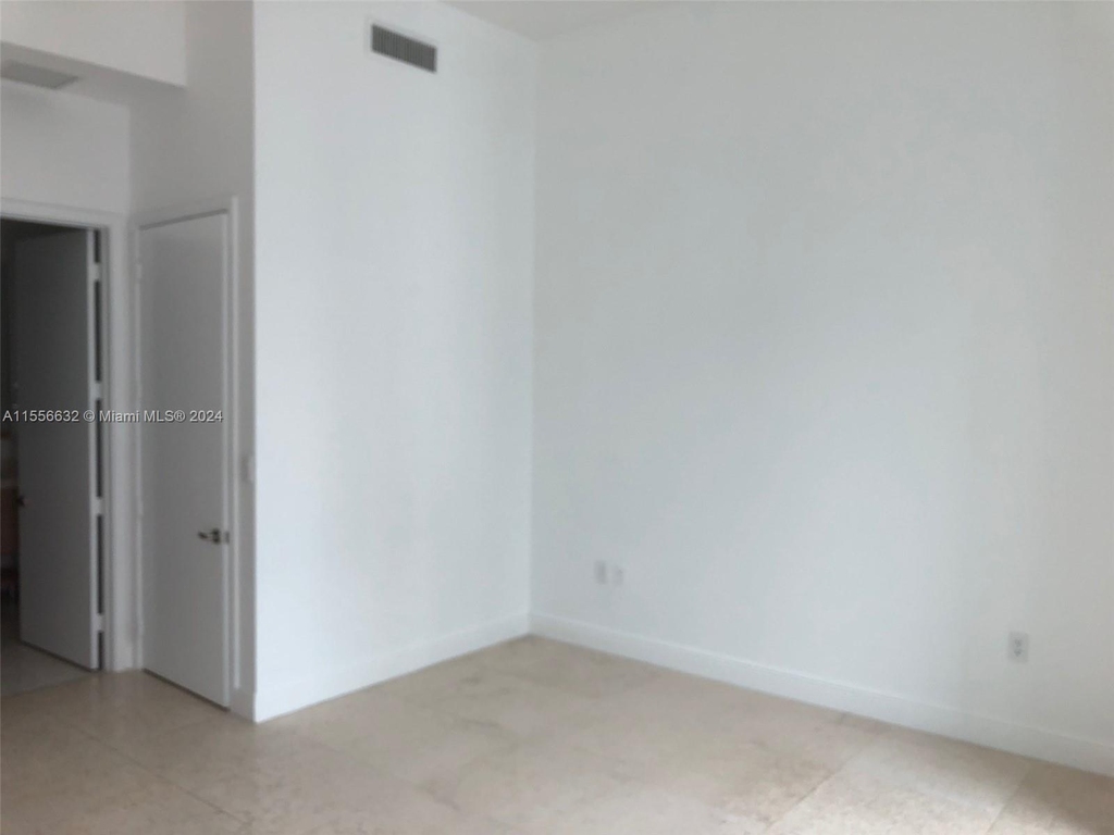 900 Brickell Key Blvd - Photo 19