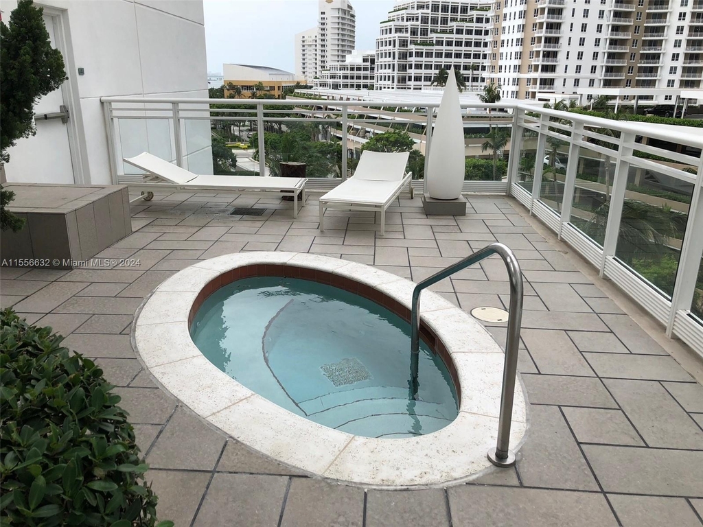 900 Brickell Key Blvd - Photo 35