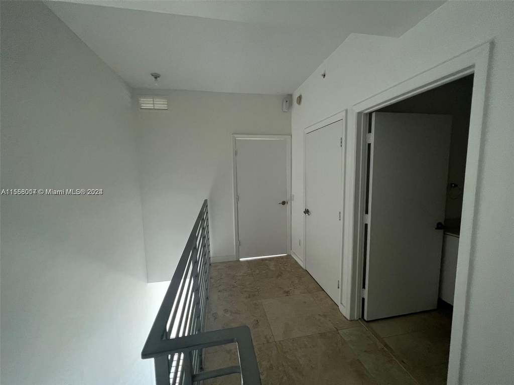 60 Sw 13th St - Photo 11