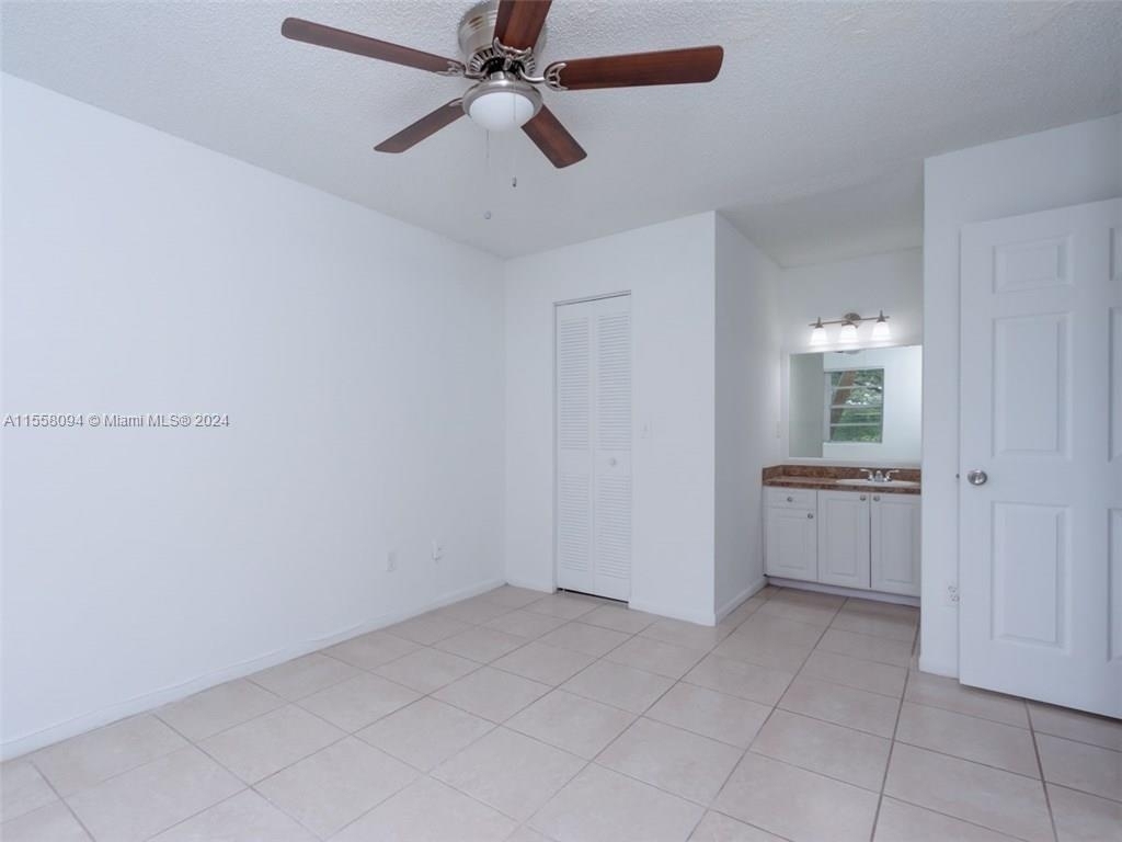 1235 Sw 46th Ave - Photo 11