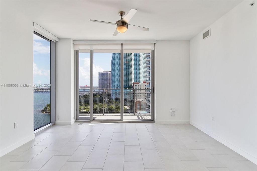 2150 N Bayshore Dr - Photo 3