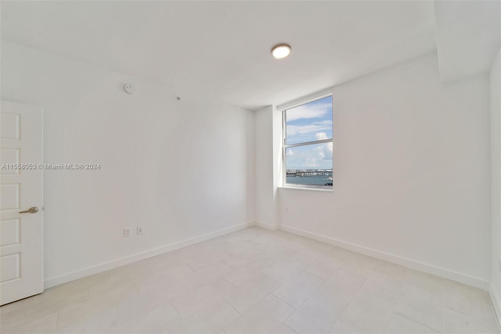 2150 N Bayshore Dr - Photo 25