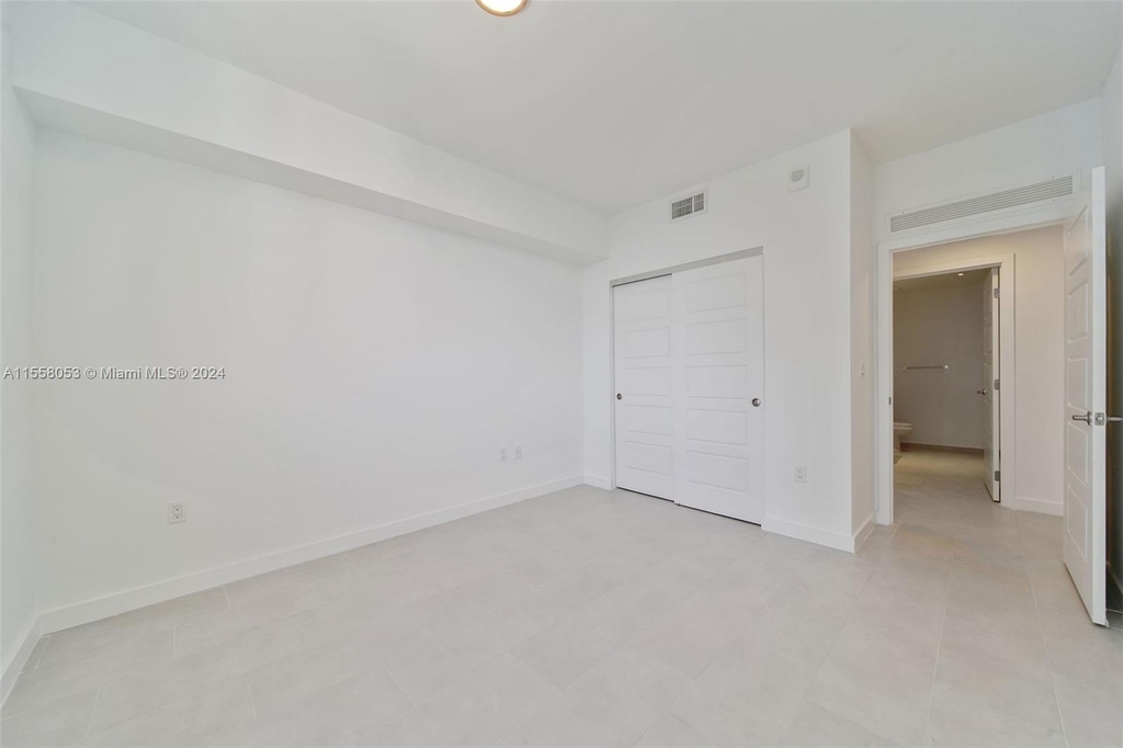 2150 N Bayshore Dr - Photo 23