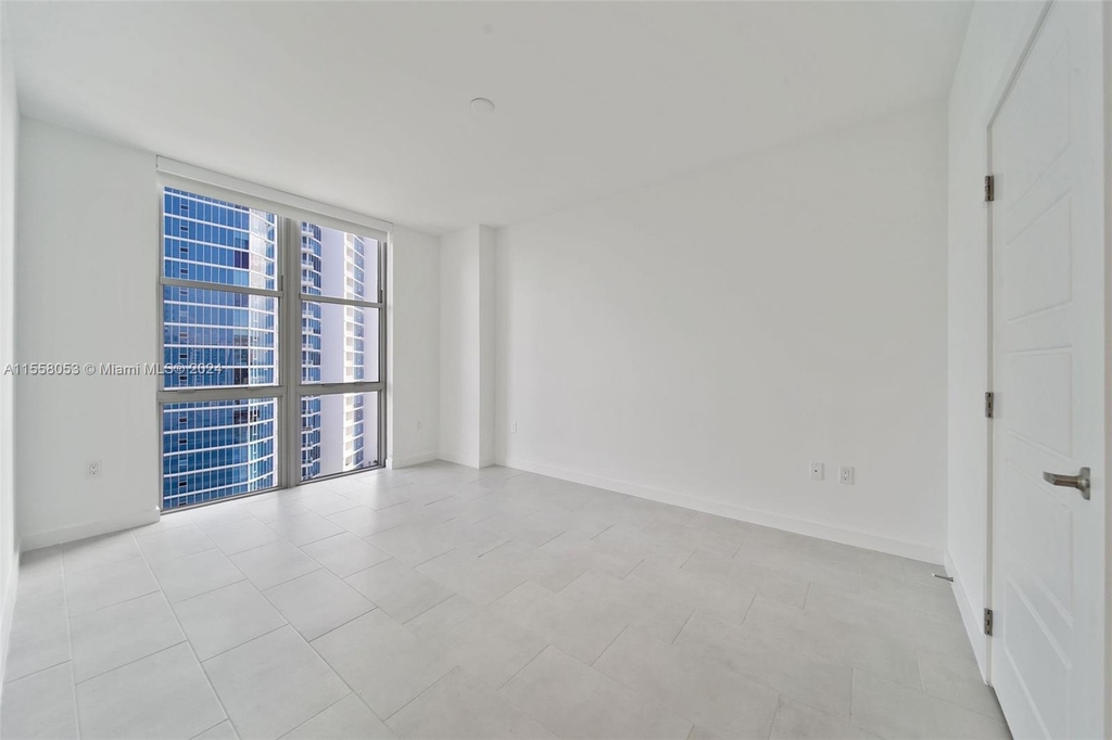 2150 N Bayshore Dr - Photo 13