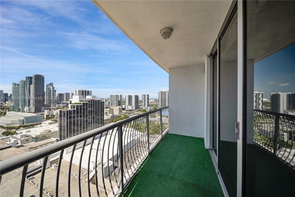 1750 N Bayshore Drive - Photo 8