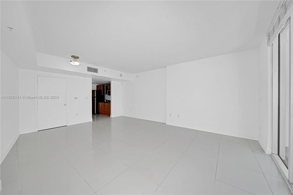 1750 N Bayshore Drive - Photo 5