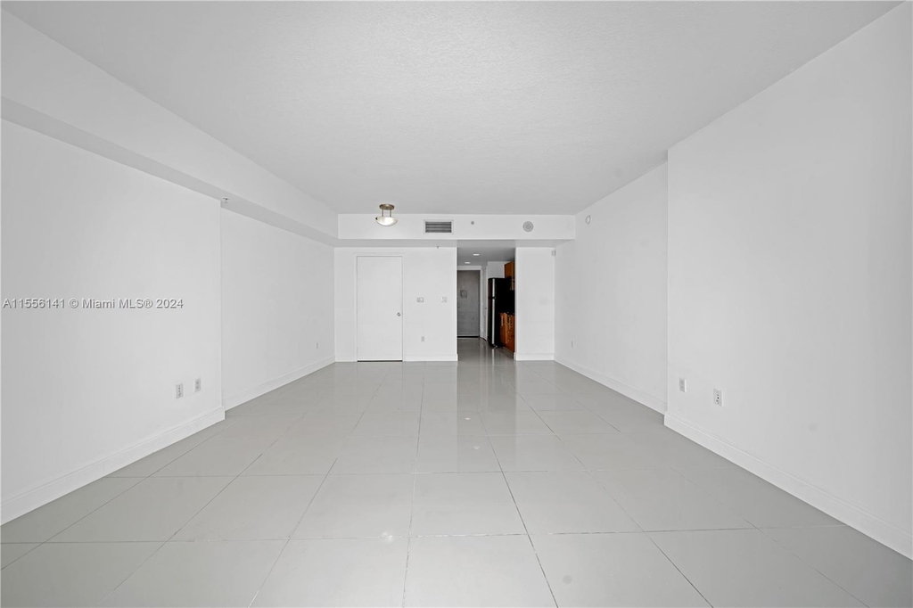 1750 N Bayshore Drive - Photo 4