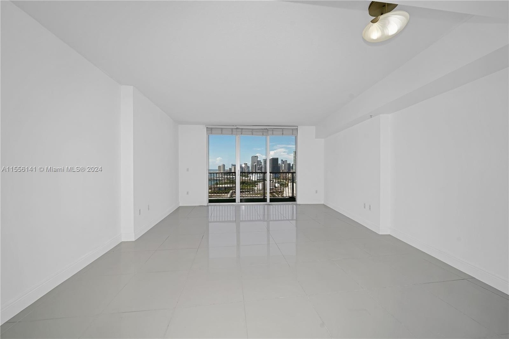 1750 N Bayshore Drive - Photo 2