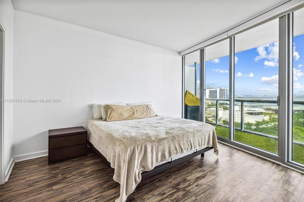 888 Biscayne Blvd - Photo 15