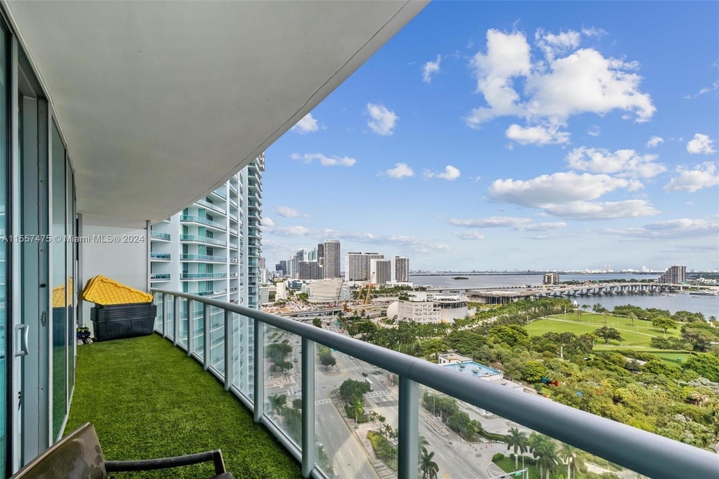 888 Biscayne Blvd - Photo 3