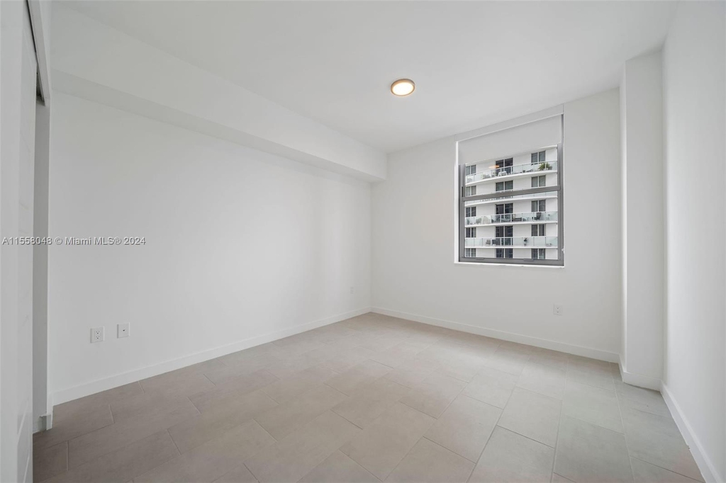 2150 N Bayshore Dr - Photo 24