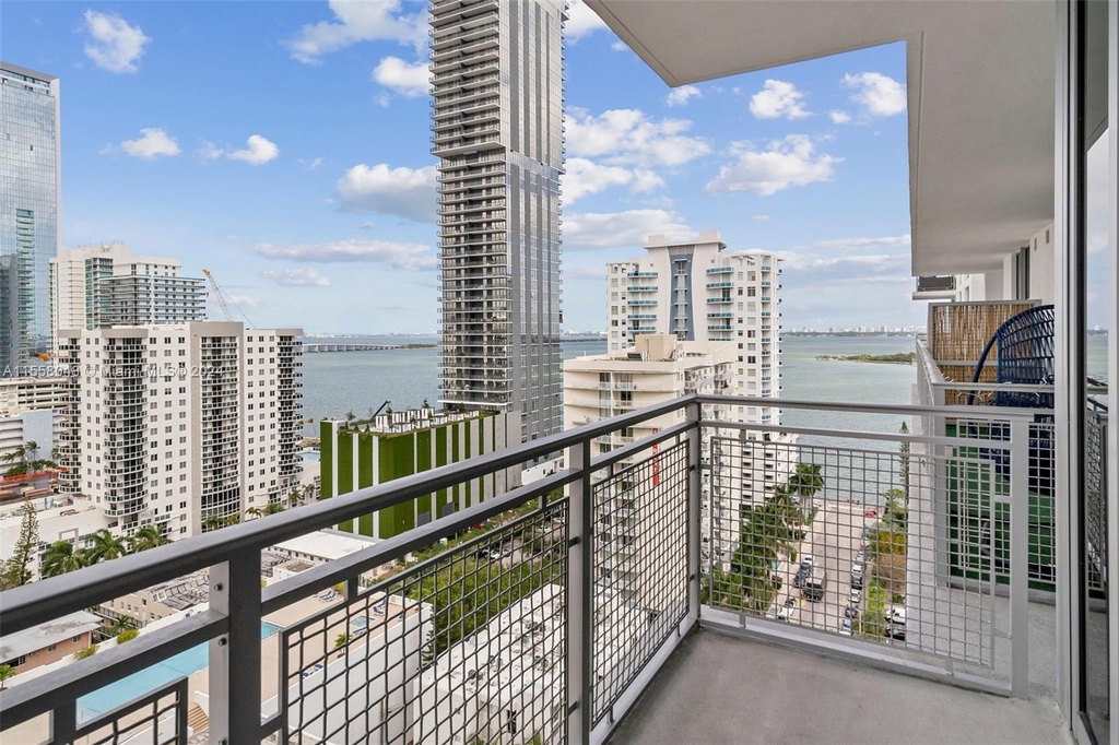 2150 N Bayshore Dr - Photo 15