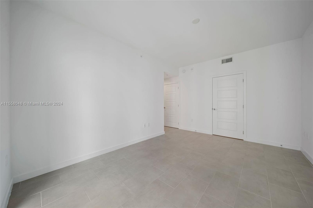 2150 N Bayshore Dr - Photo 34