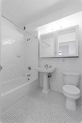 190 East 7th Street - Photo 8