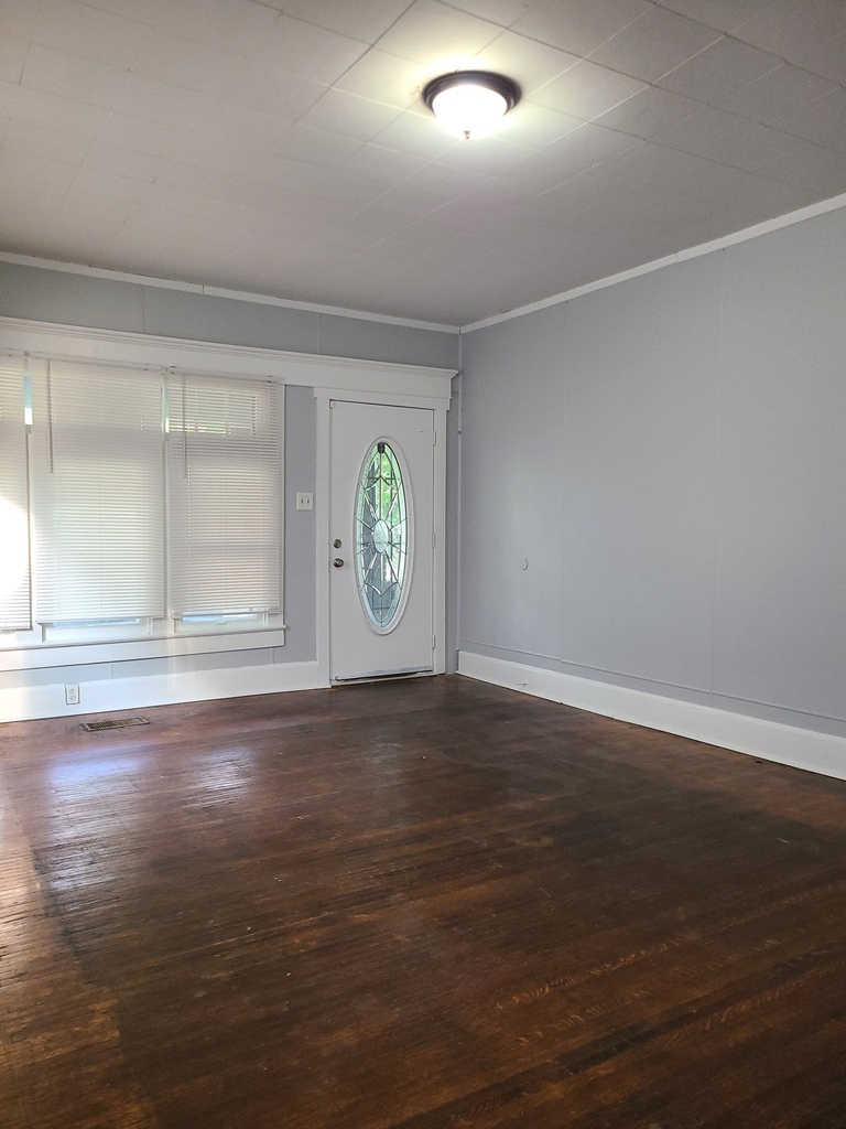 1133 N Parker Avenue - Photo 3