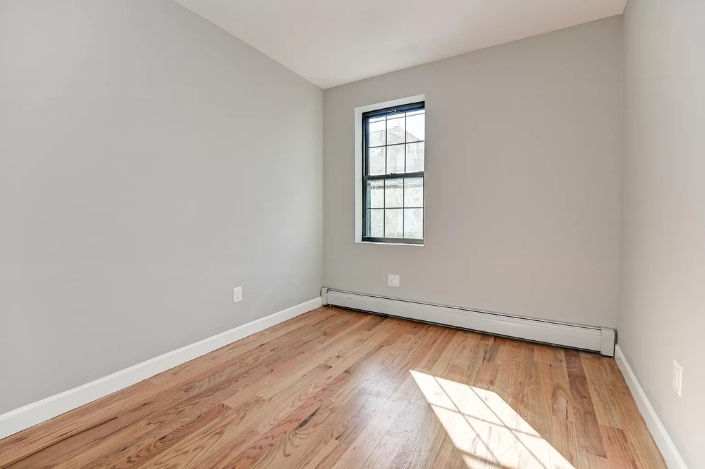 52 Yonkers Avenue - Photo 4