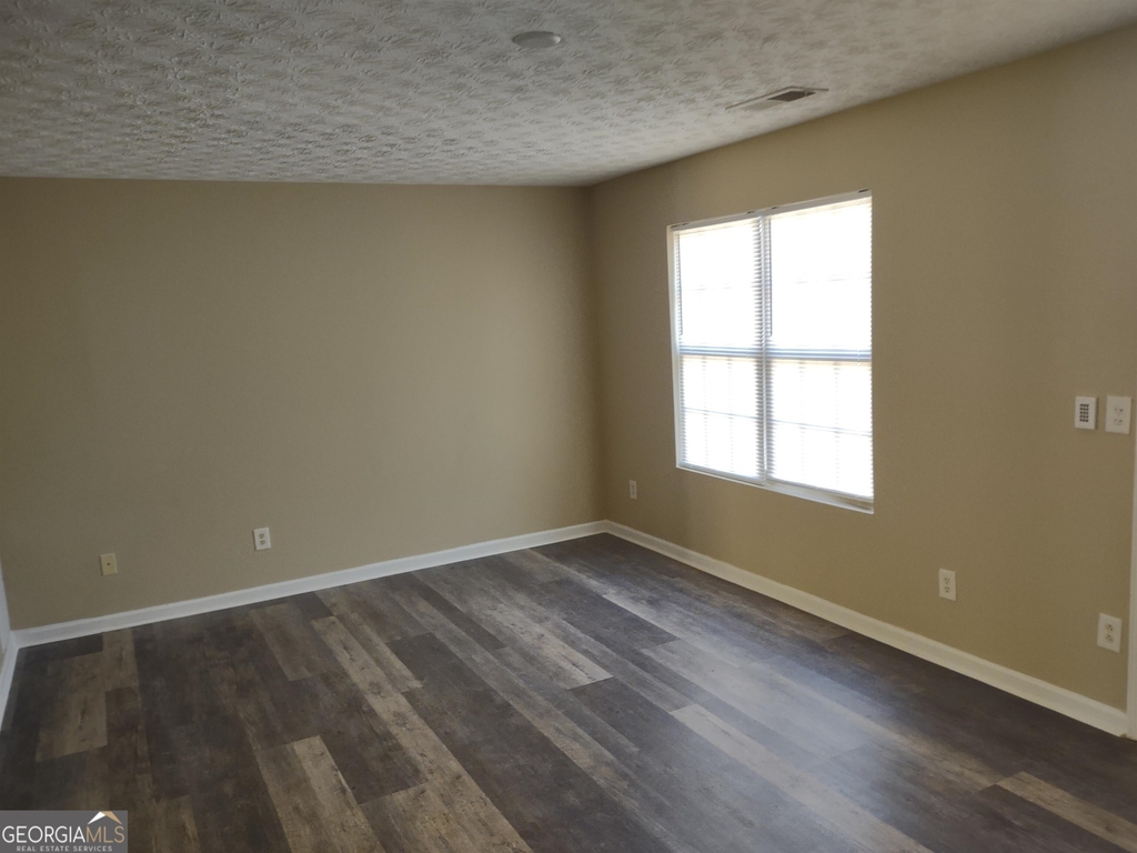 7196 Grosbeak Street - Photo 1