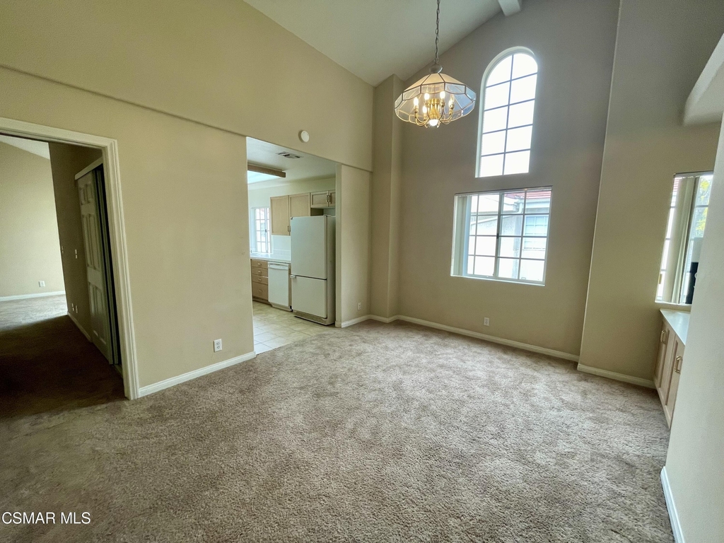 610 Charles Street - Photo 2