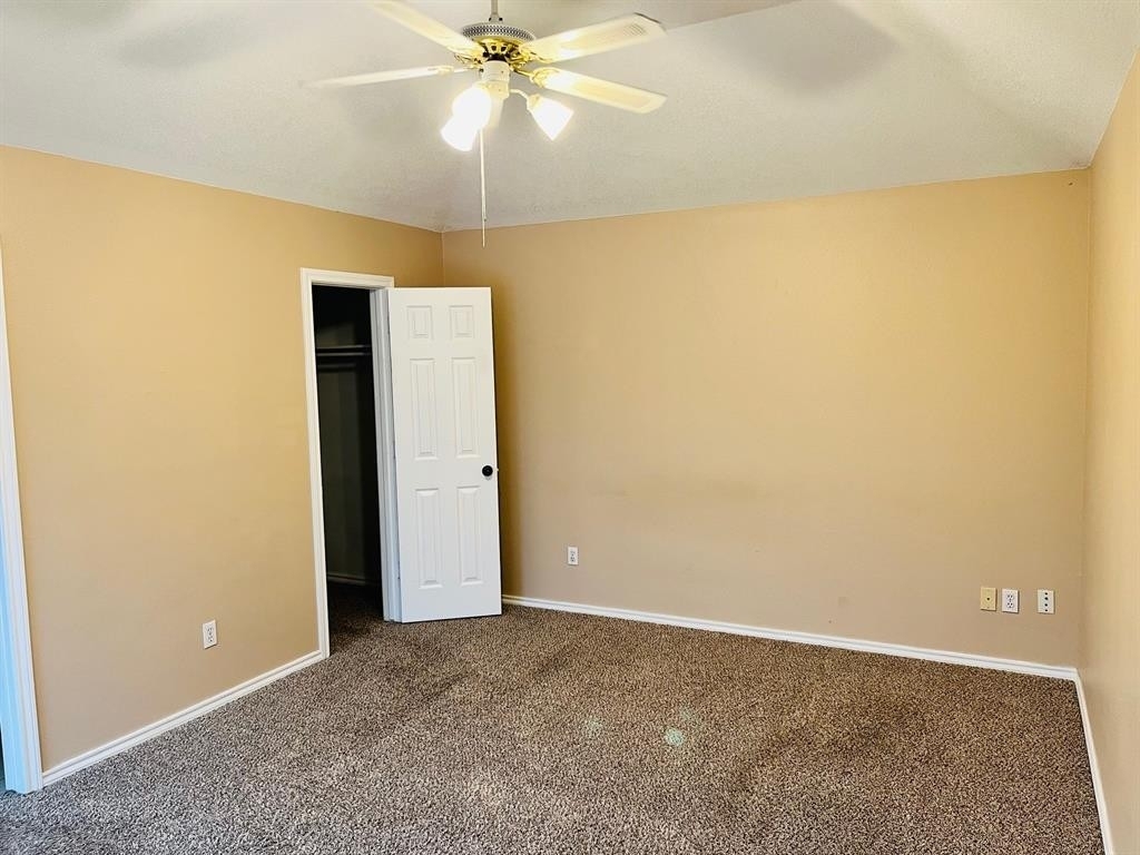 938 Meadow Circle S - Photo 3