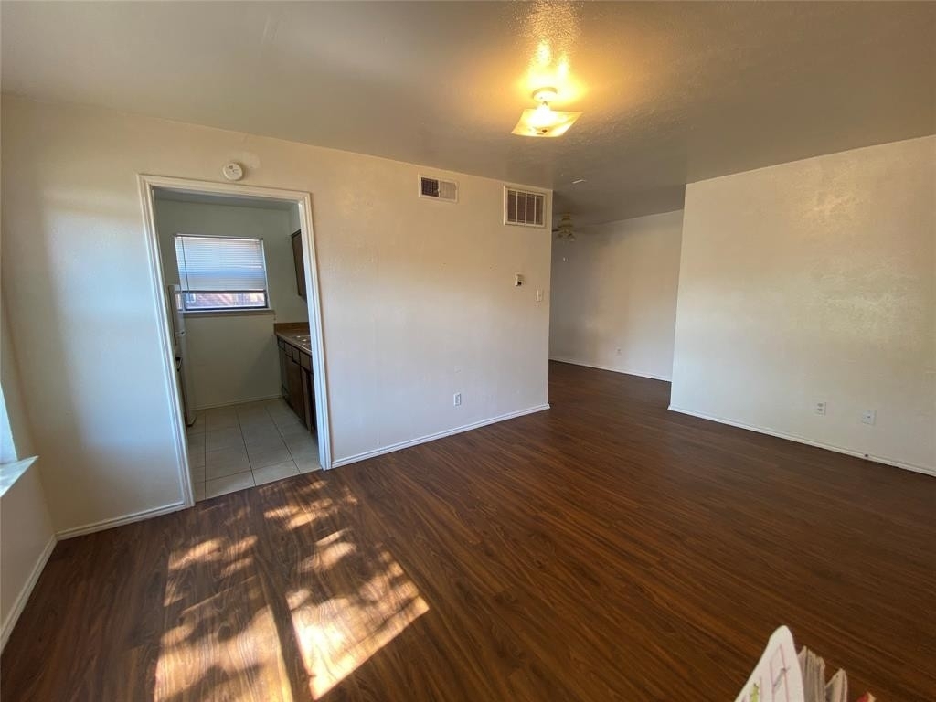 2526 W Prairie Street - Photo 7