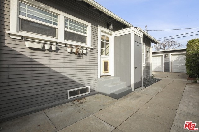 512 N Windsor - Photo 18