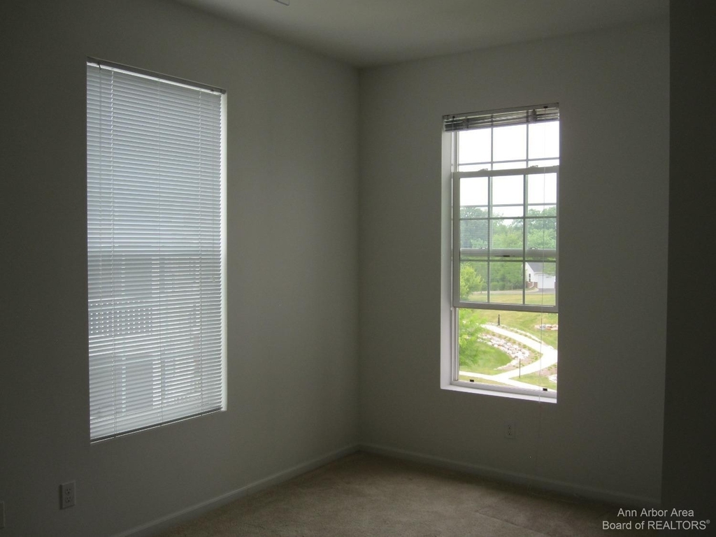 1047 E Summerfield Glen Circle - Photo 28