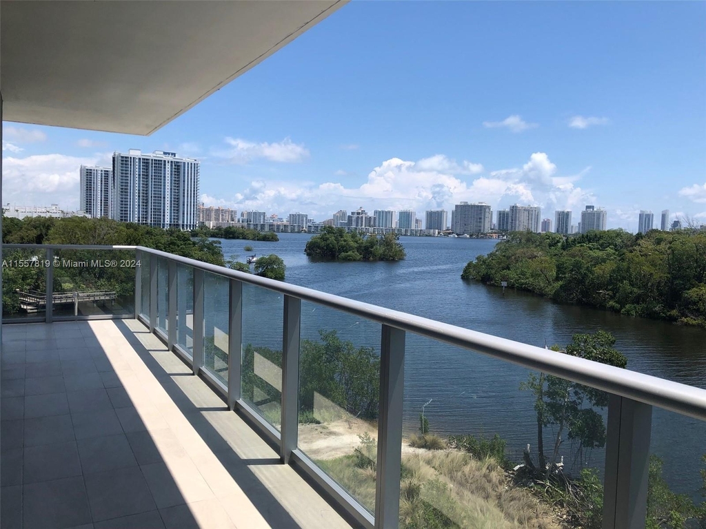 16385 Biscayne Blvd - Photo 10