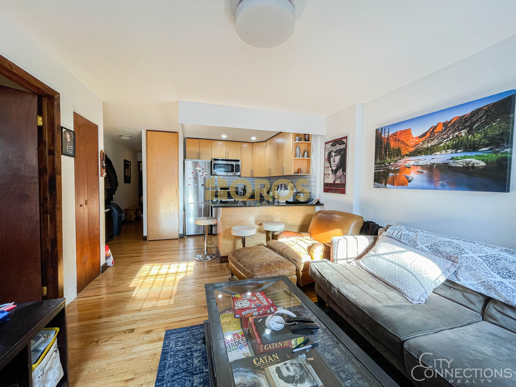 510 East 11th Street - Photo 3