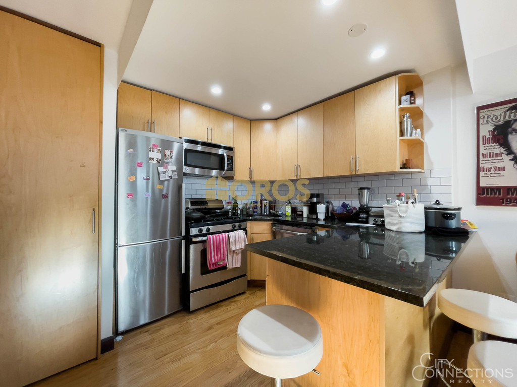 510 East 11th Street - Photo 4