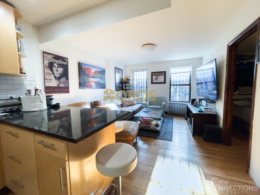 510 East 11th Street - Photo 1