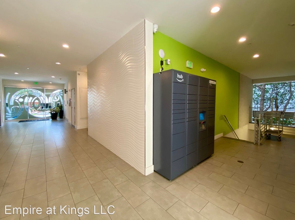 1232 N Kings Road - Photo 12