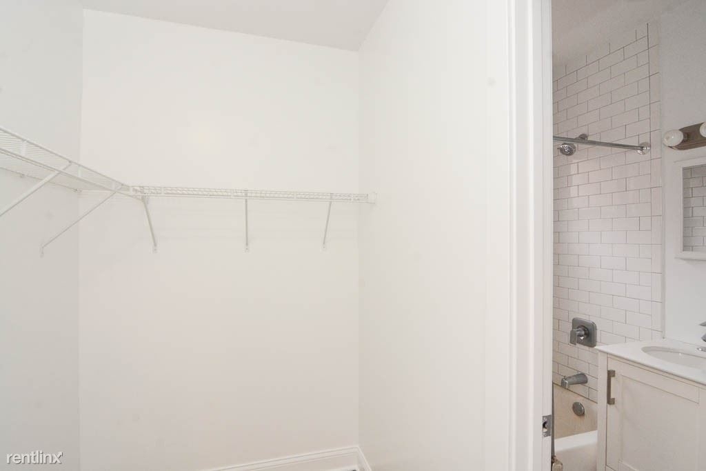 2639 N. Spaulding, Unit E-5 - Photo 16