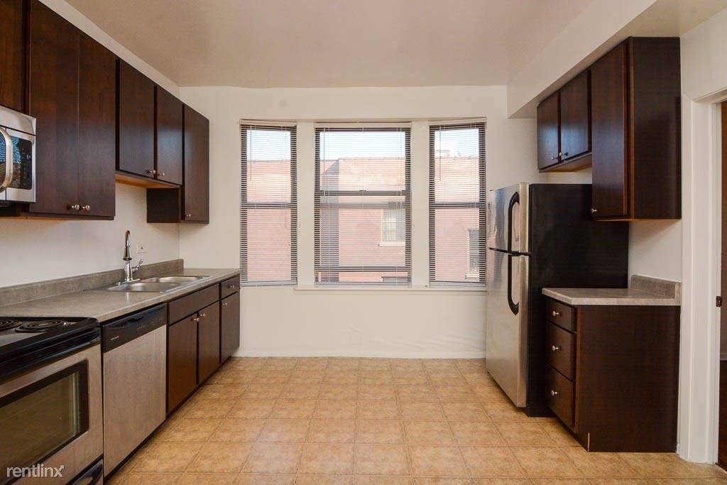 2325 N. Kedzie Boulevard, Unit 6 - Photo 1