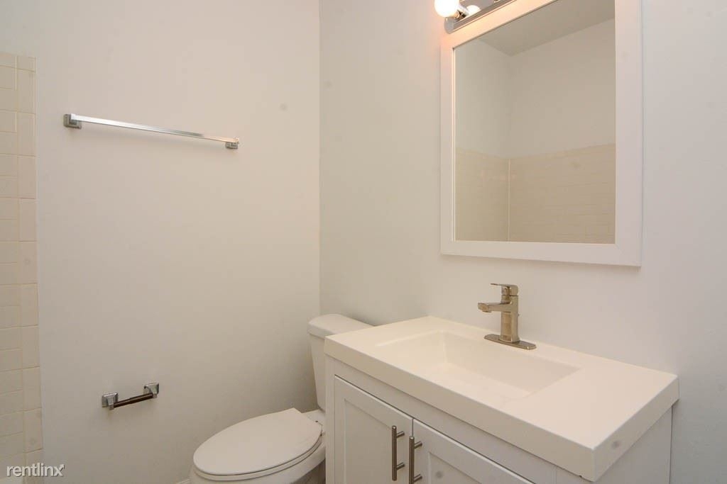 2453 N. Spaulding, Unit 7 - Photo 17