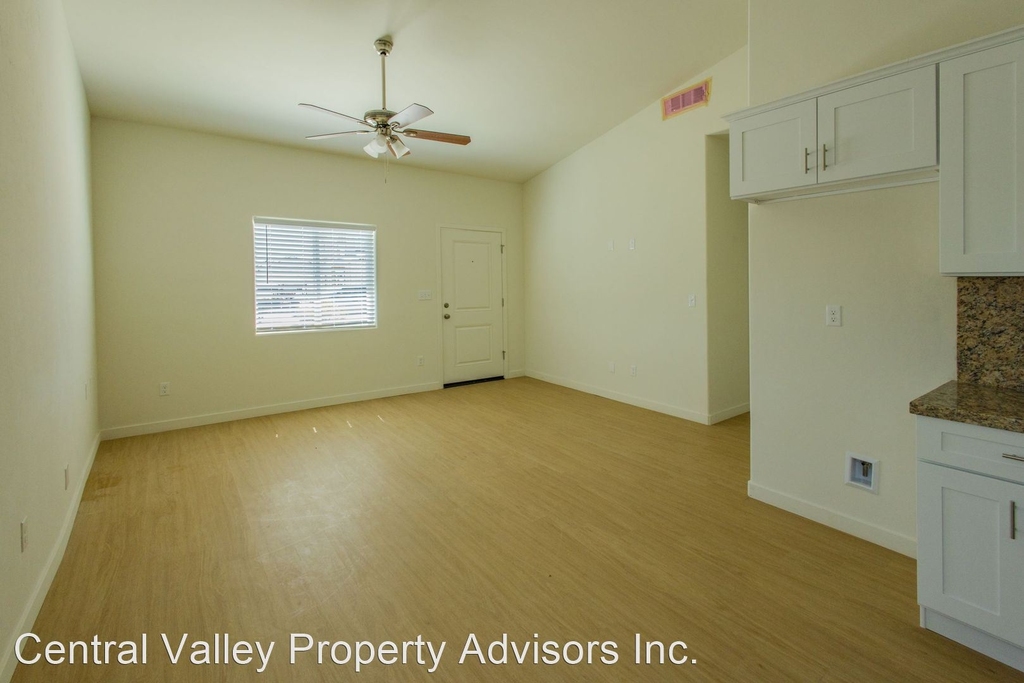 8914 Hills View Drive - Photo 12