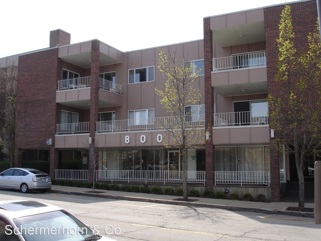 800 Oak Street - Photo 0