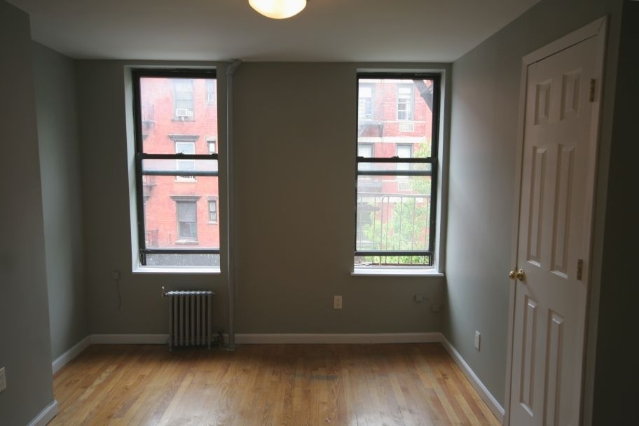 512 East 5th Street - Photo 2