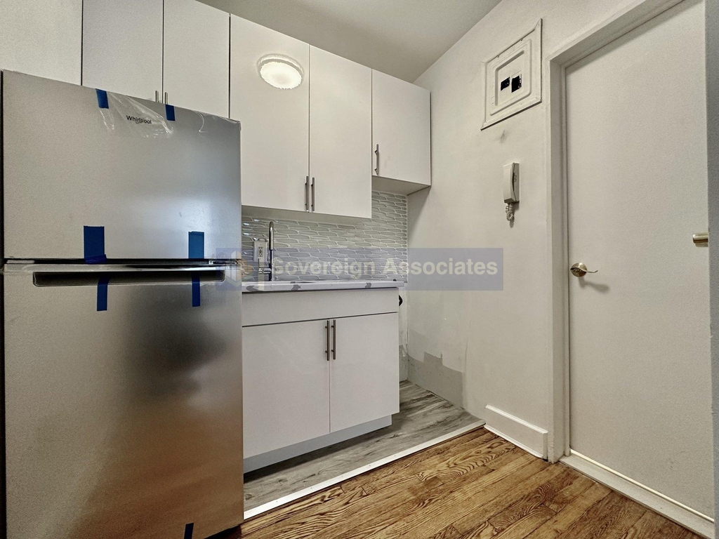 43 East 67th Street - Photo 6