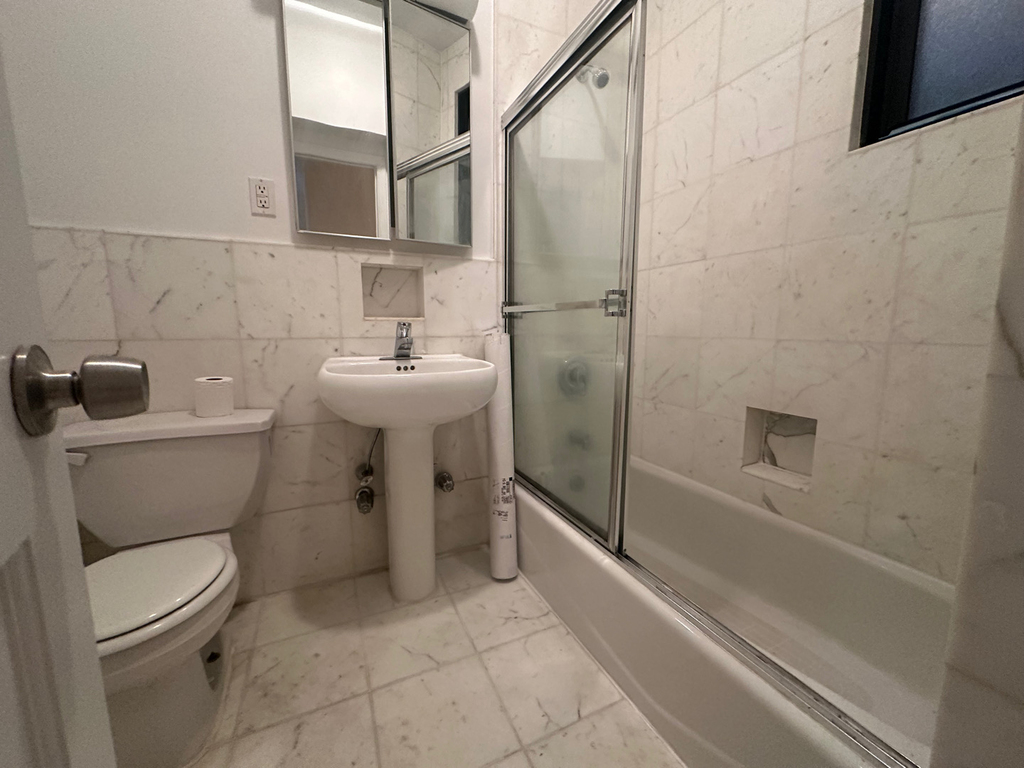 130 East 24th Street - Photo 9