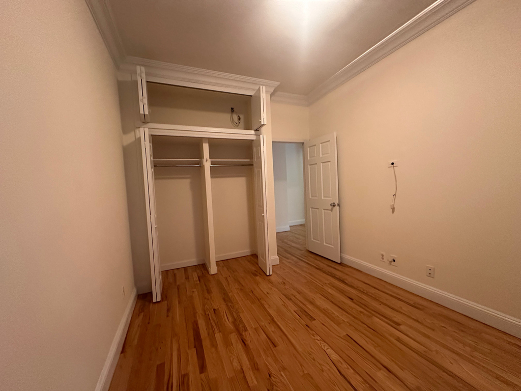 130 East 24th Street - Photo 8